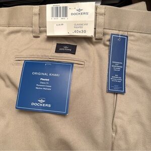 Dockers Individual Fit Waistband Pleated, Khaki Classic Fit 40x30